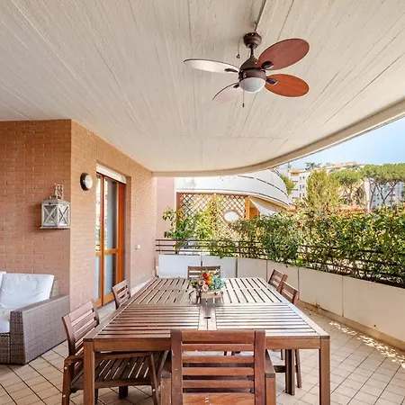 Cozy Garden Bbq Near Subway Apartment
